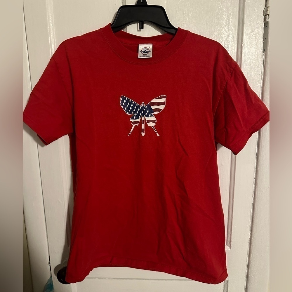 Delta magnum weight knit in USA butterfly flag tee adult medium